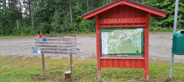 Kuningkaanpolku sign post Hartola